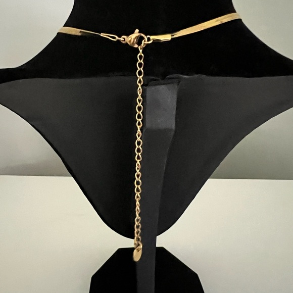 Elegant Gold Iridescent Crystal Padlock LV Charm with Necklace - Picture 5 of 5